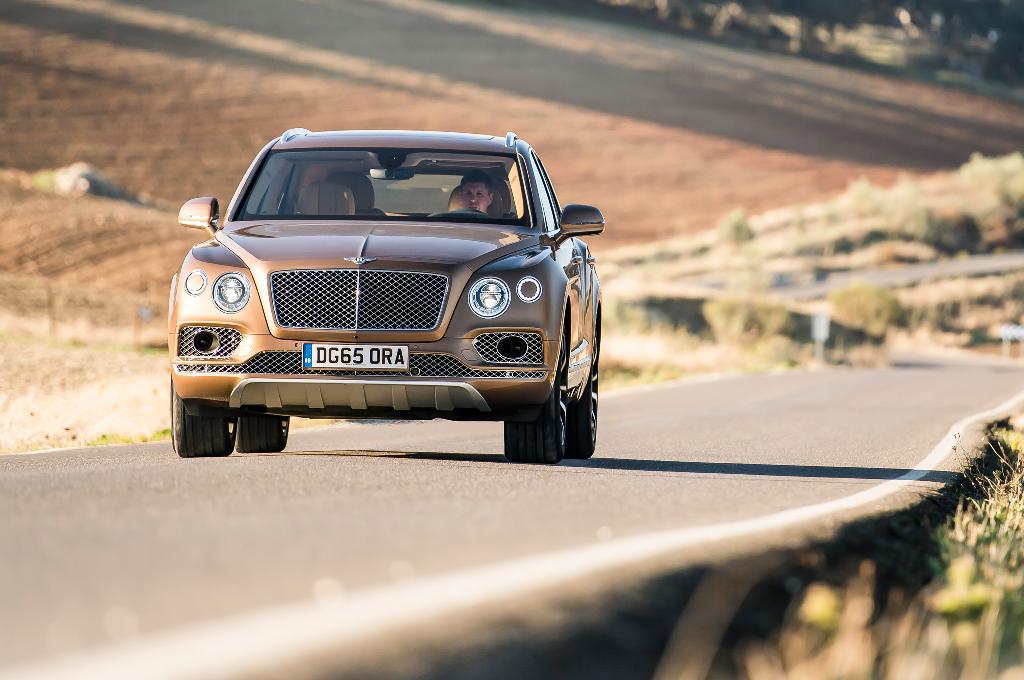 897475BENTAYGA0068.jpg