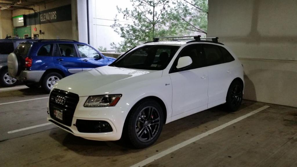 897627AUDISQ51805.jpg