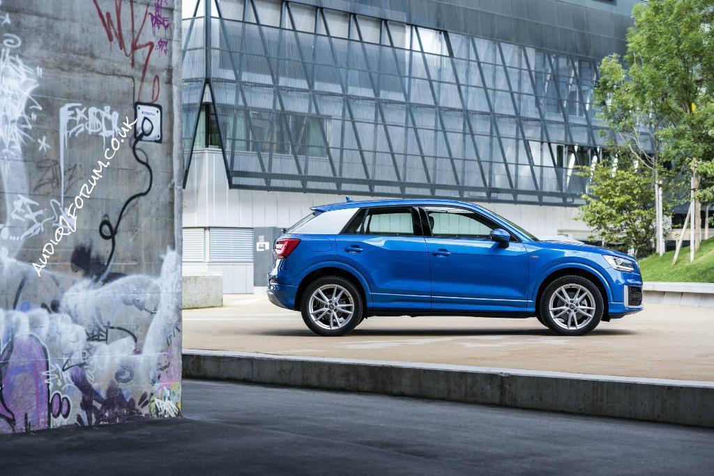 898743AUDIQ20319.jpg