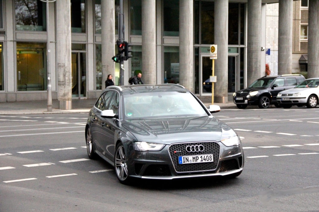 899029RS4B8288.jpg