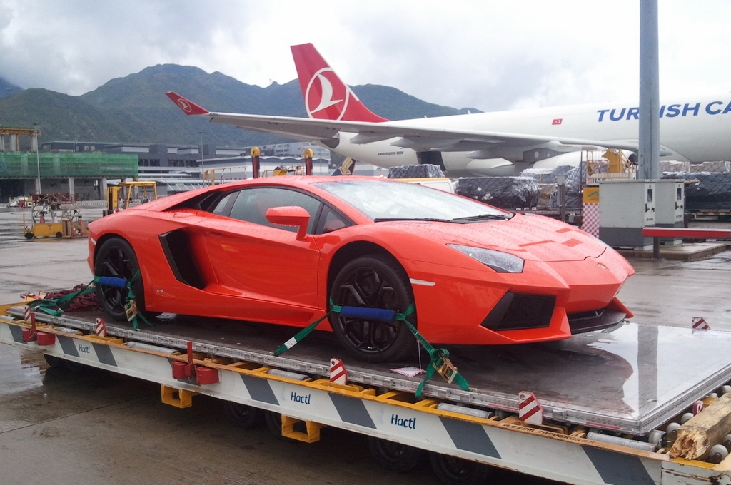 900609AVENTADOR130112ESQUIROU001.jpg