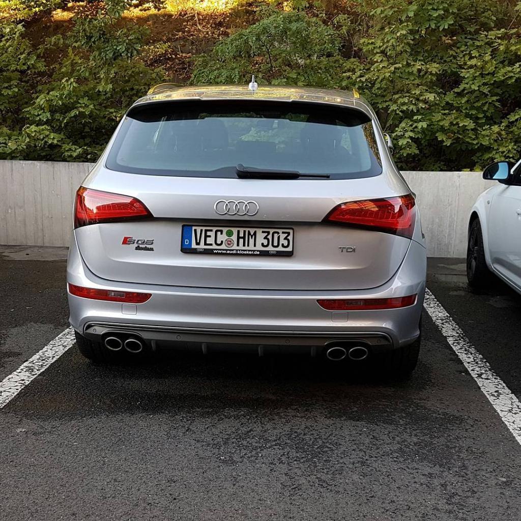 903022AUDISQ52151.jpg