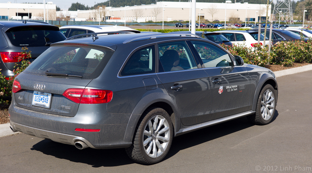 903123297AUDIA4ALLROAD.jpg