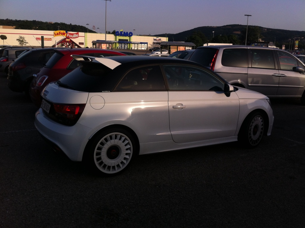 903487A1QUATTRO467.jpg