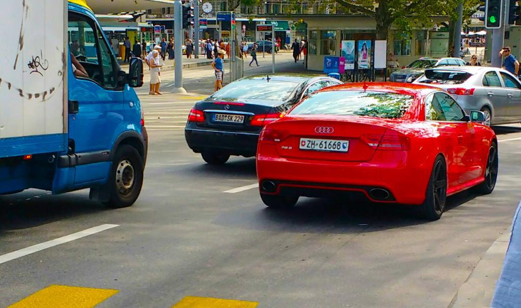 903580AUDIRS52648.jpg