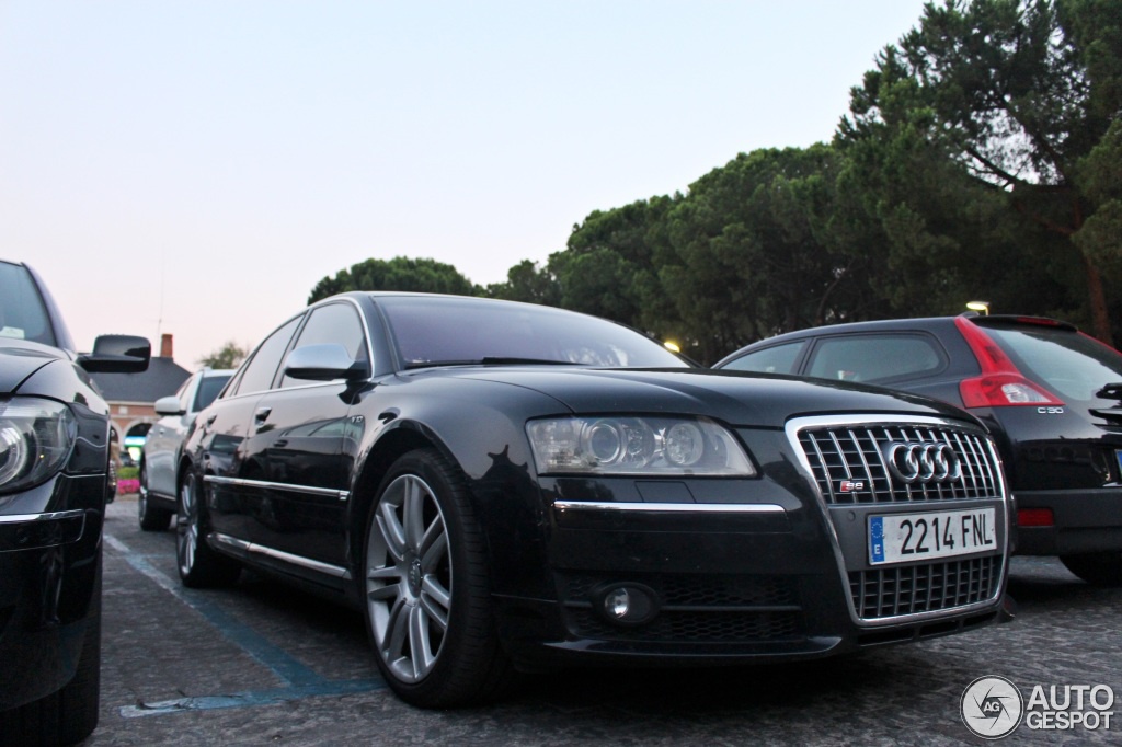 904020audis8d3c6659090920141852541.jpg