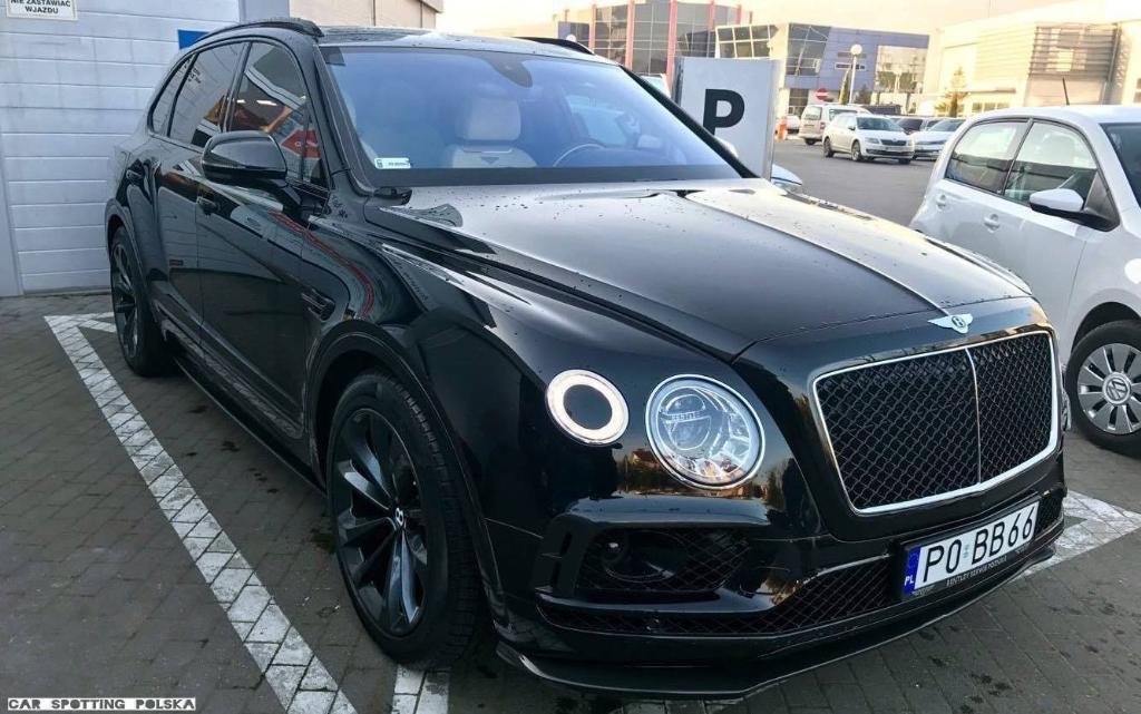 904982BENTAYGA0109.jpg