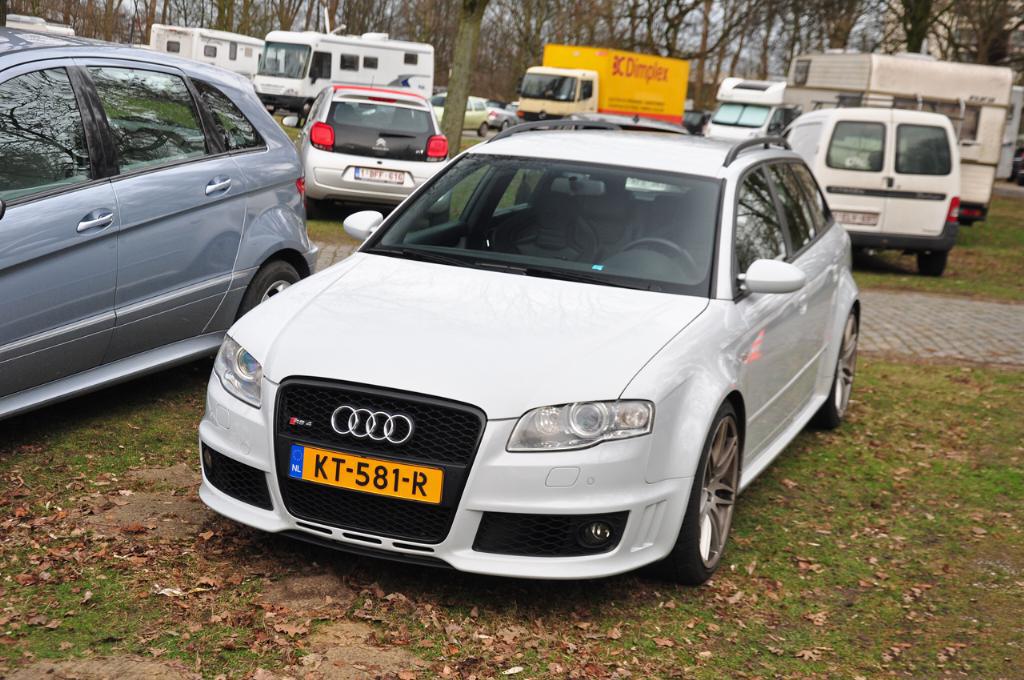 906246AUDIRS43164.jpg