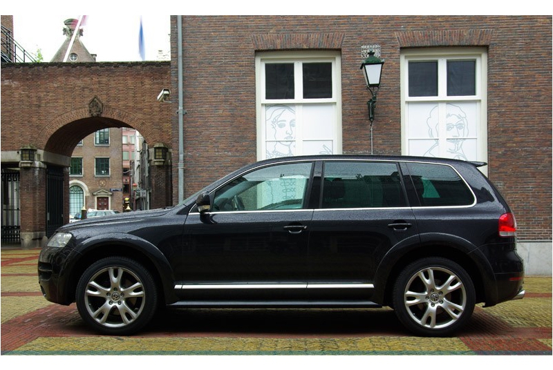 906538W12TOUAREG136ESQUIROU.jpg