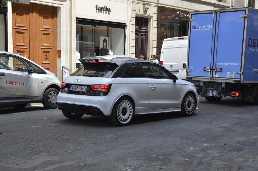 907394A1QUATTRO900.jpg