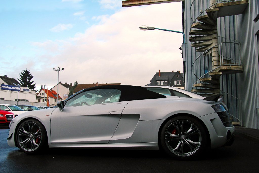 907614R8GT758.jpg