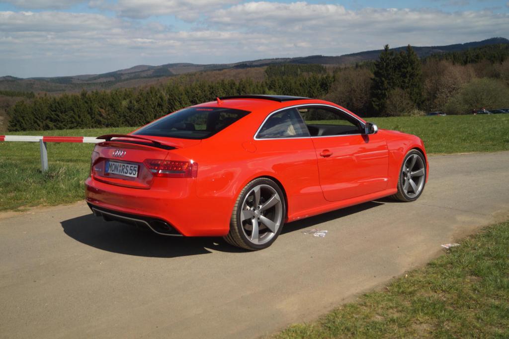 907715AUDIRS53216.jpg