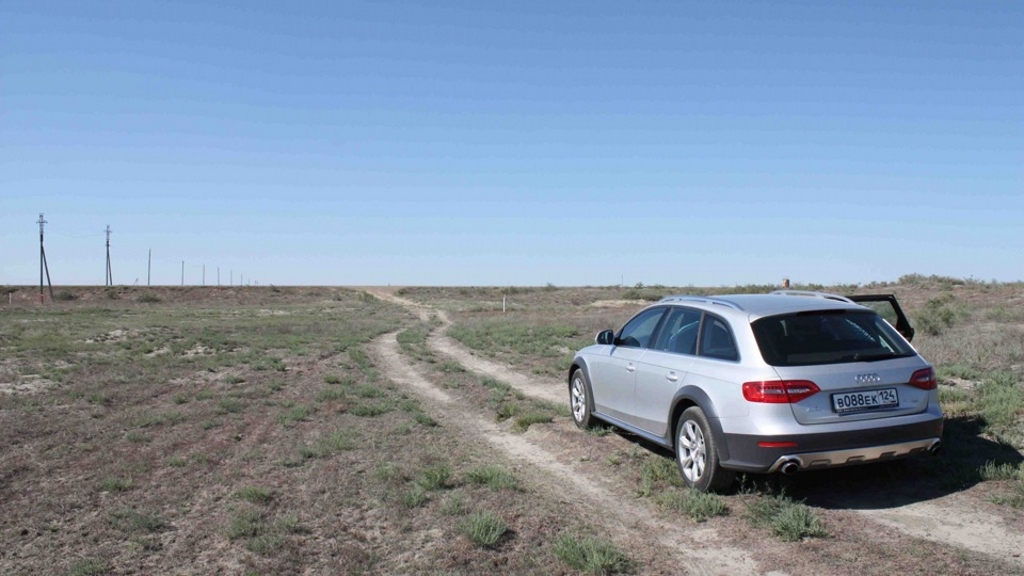 908112441AUDIA4ALLROAD.jpg