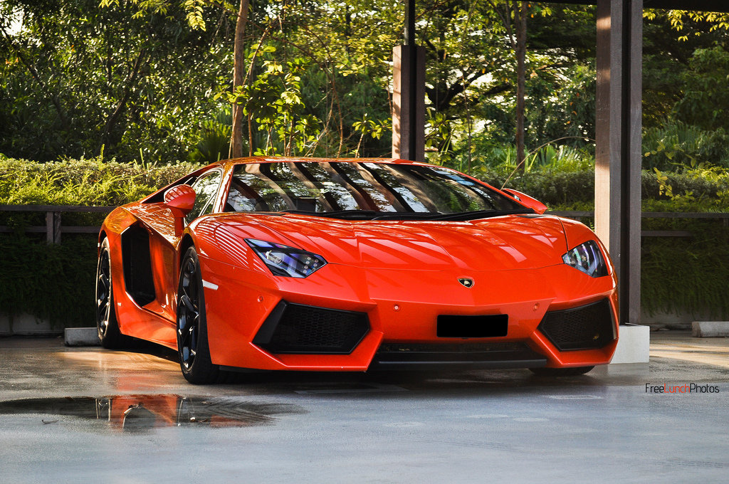 909839512LAMBORGHINIAVENTADORESQUIROU.jpg