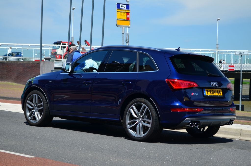 910330AUDISQ5586.jpg