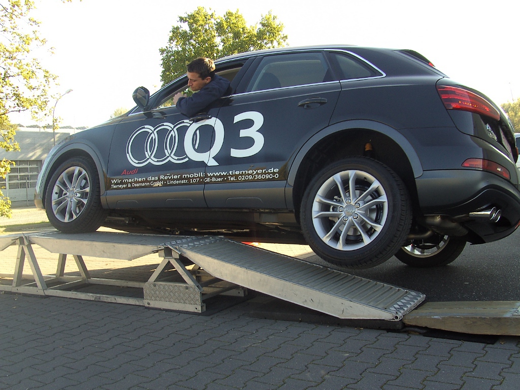 912045Q3ESQUIROU192.jpg