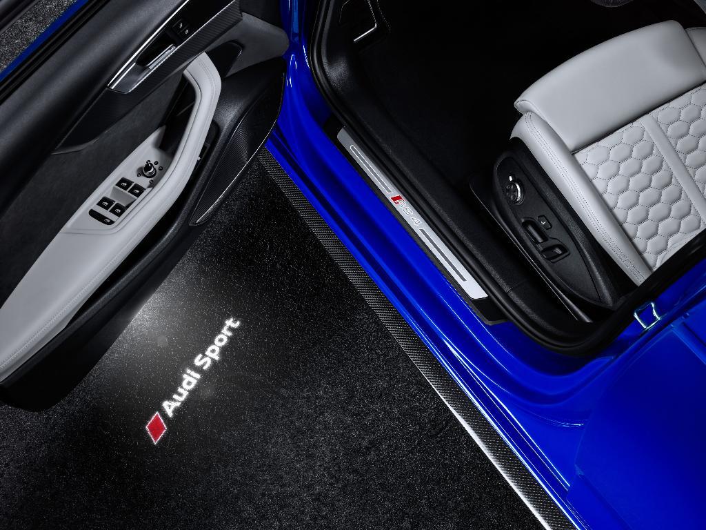 912262AUDIRS4B90019.jpg