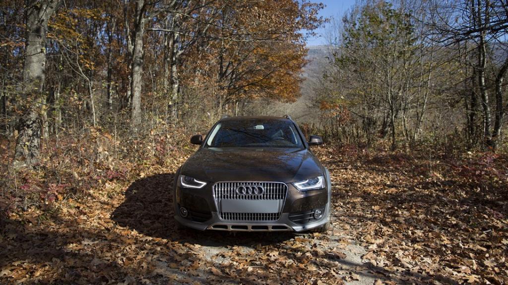 912429992AUDIA4ALLROAD.jpg