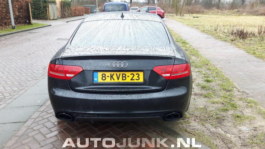 914131AUDIRS53042.jpg