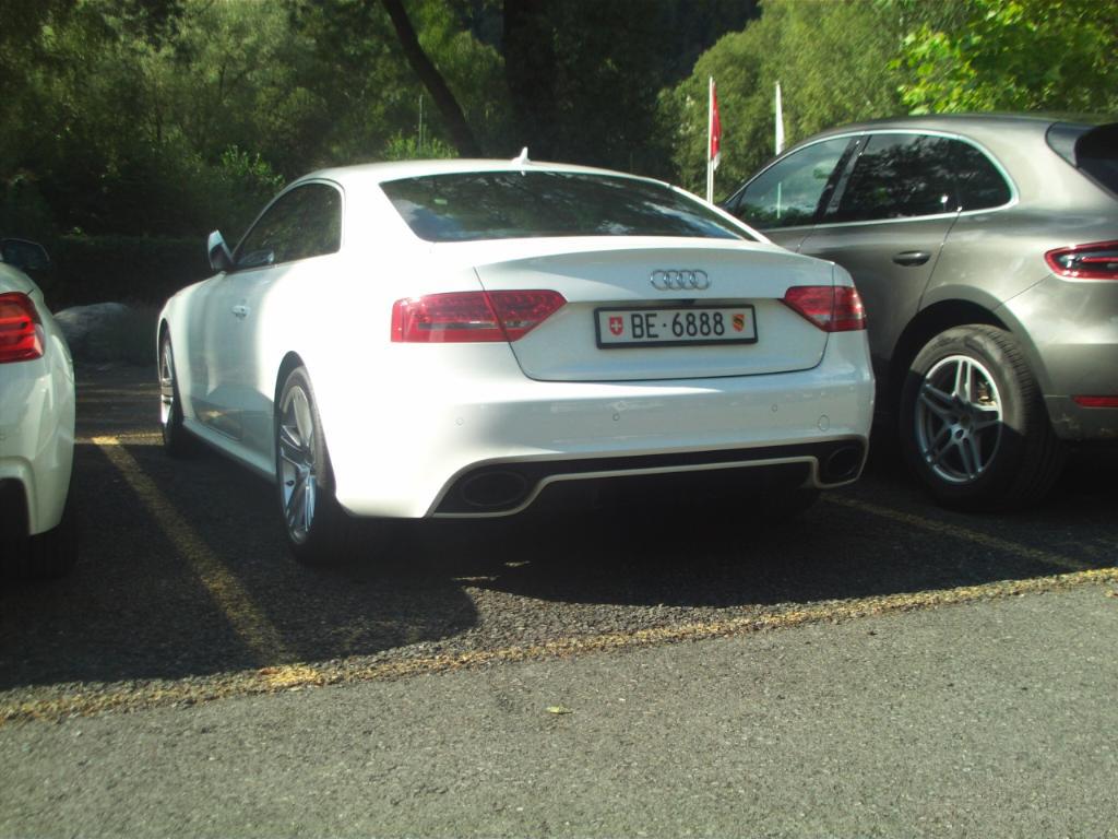 914920AUDIRS52669.jpg