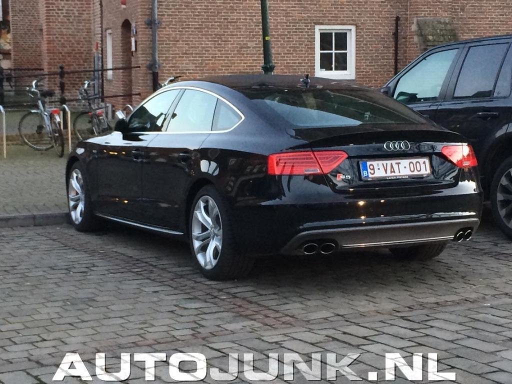 915332563S5SPORTBACK.jpg