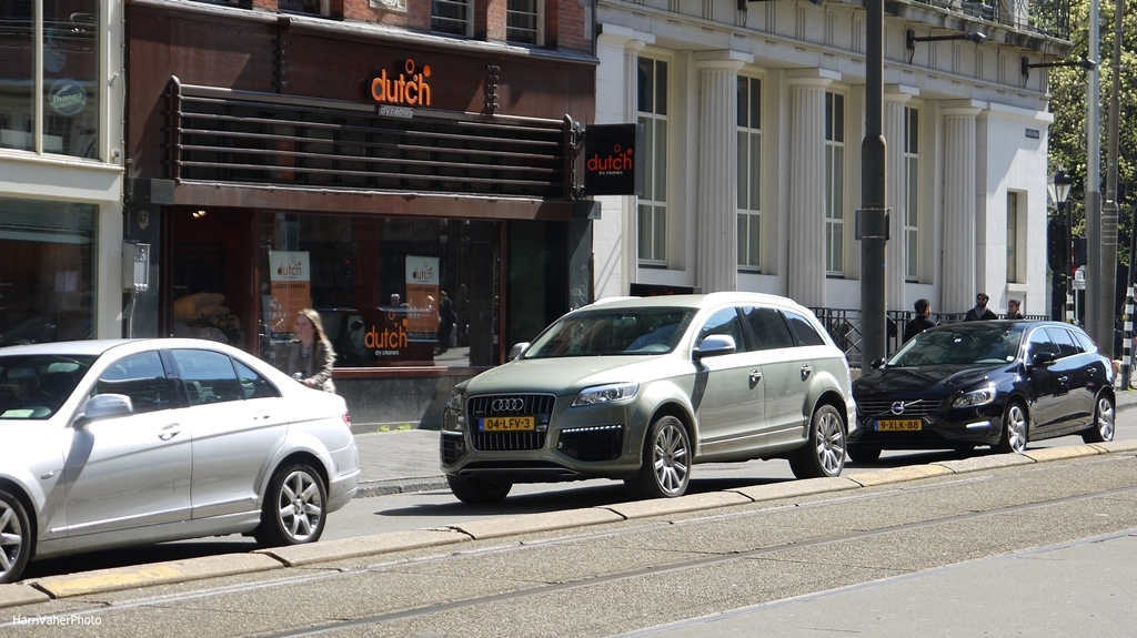 9154541874AUDIQ7V12.jpg