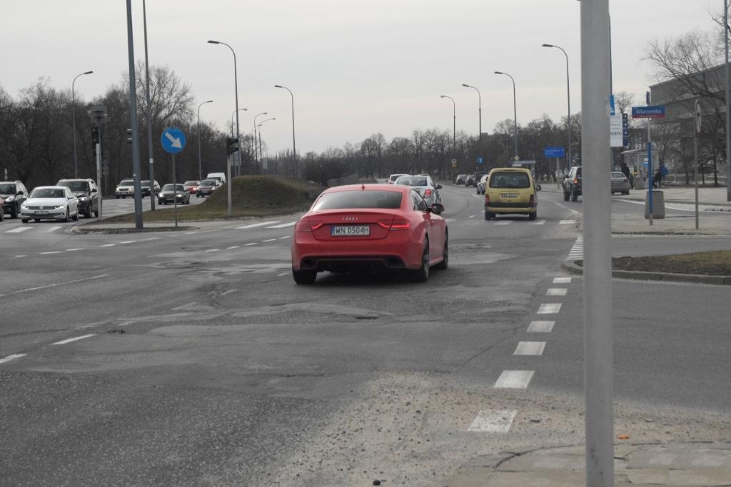916378AUDIRS53046.jpg