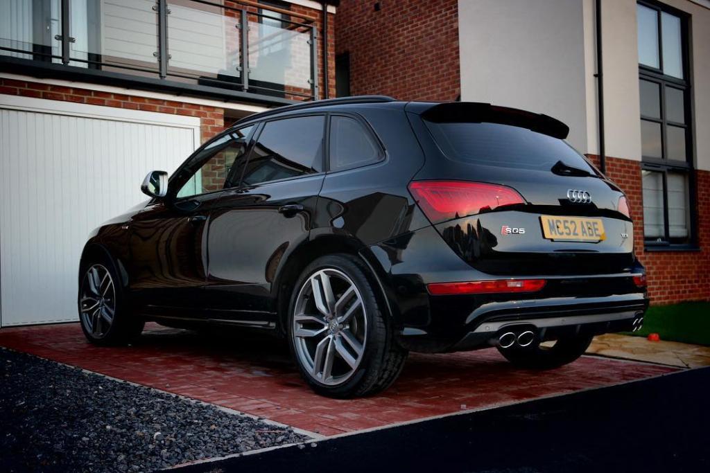 916473AUDISQ52119.jpg
