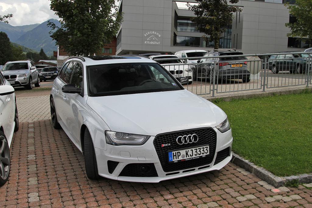 917736RS4B82704.jpg