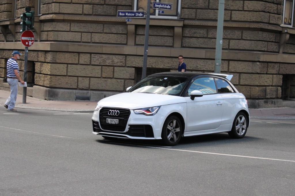 920385A1QUATTRO1113.jpg