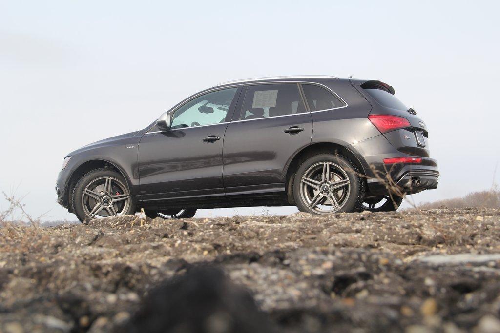921532AUDISQ51850.jpg