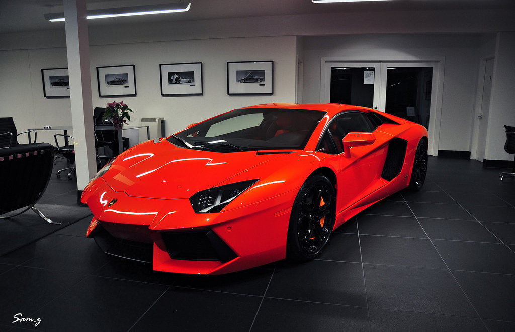 921695299LAMBORGHINIAVENTADORESQUIROU.jpg