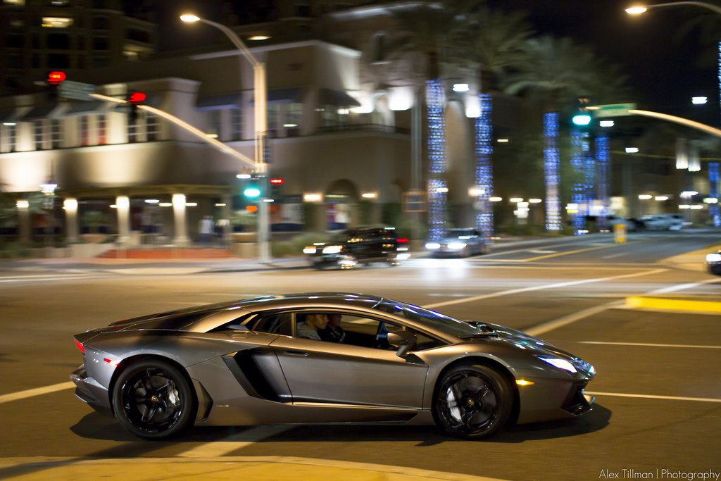 922895182LAMBORGHINIAVENTADORESQUIROU.jpg
