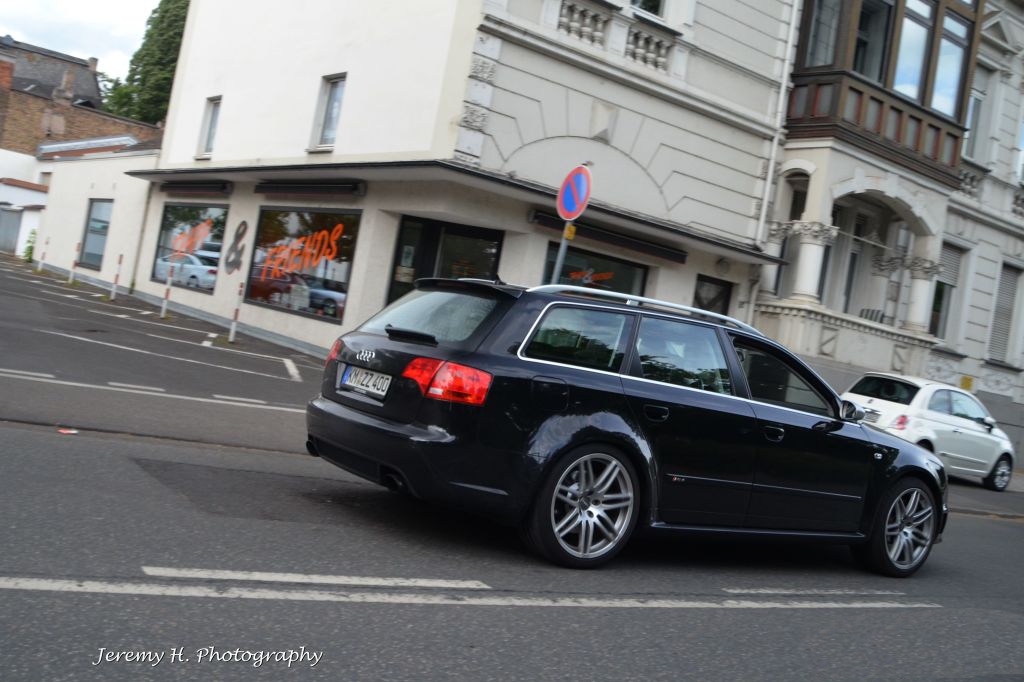 923462AUDIRS42118.jpg