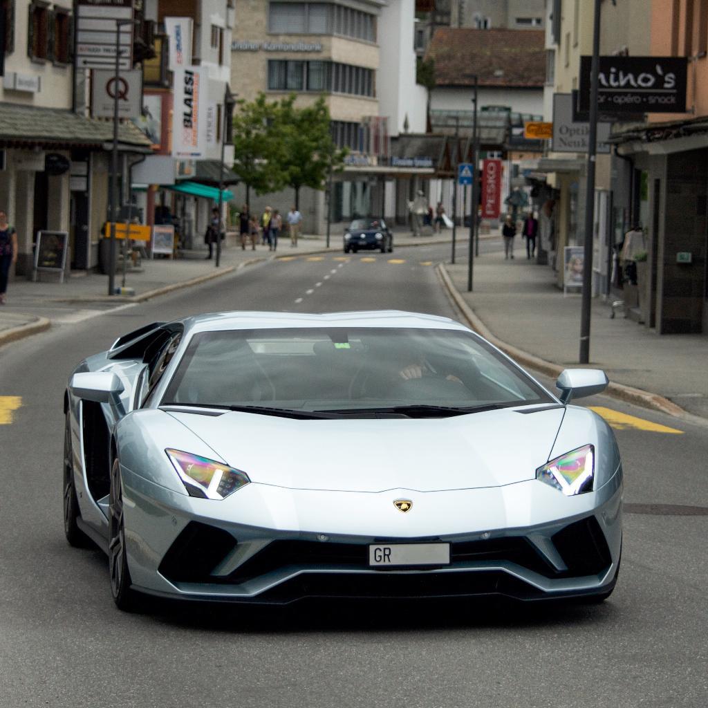9237534243LAMBORGHINIAVENTADOR.jpg