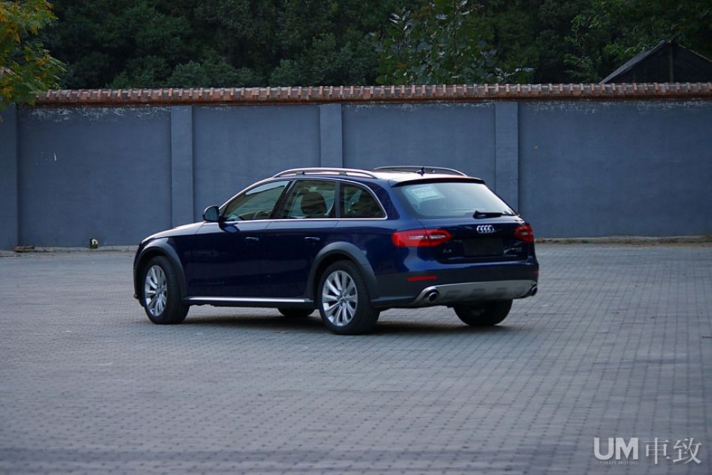 926712482AUDIA4ALLROAD.jpg
