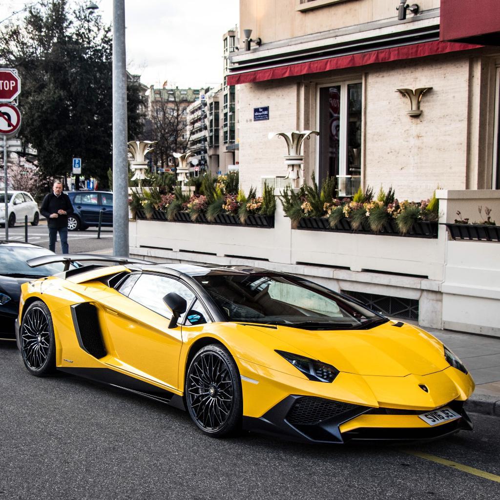 9267954200LAMBORGHINIAVENTADOR.jpg