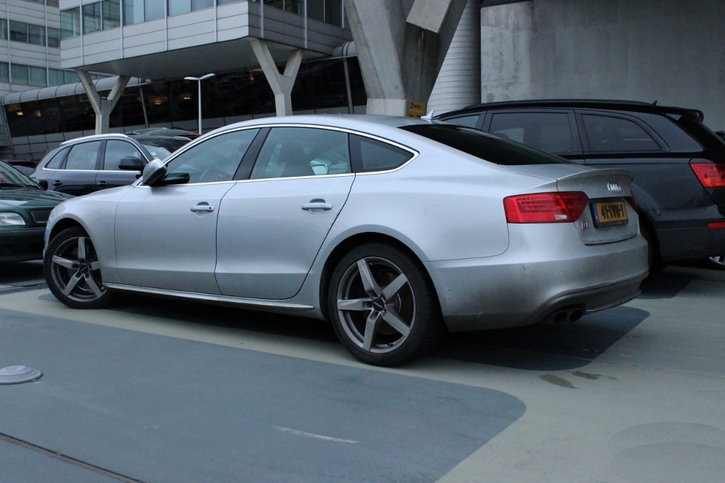 927496435S5SPORTBACK.jpg