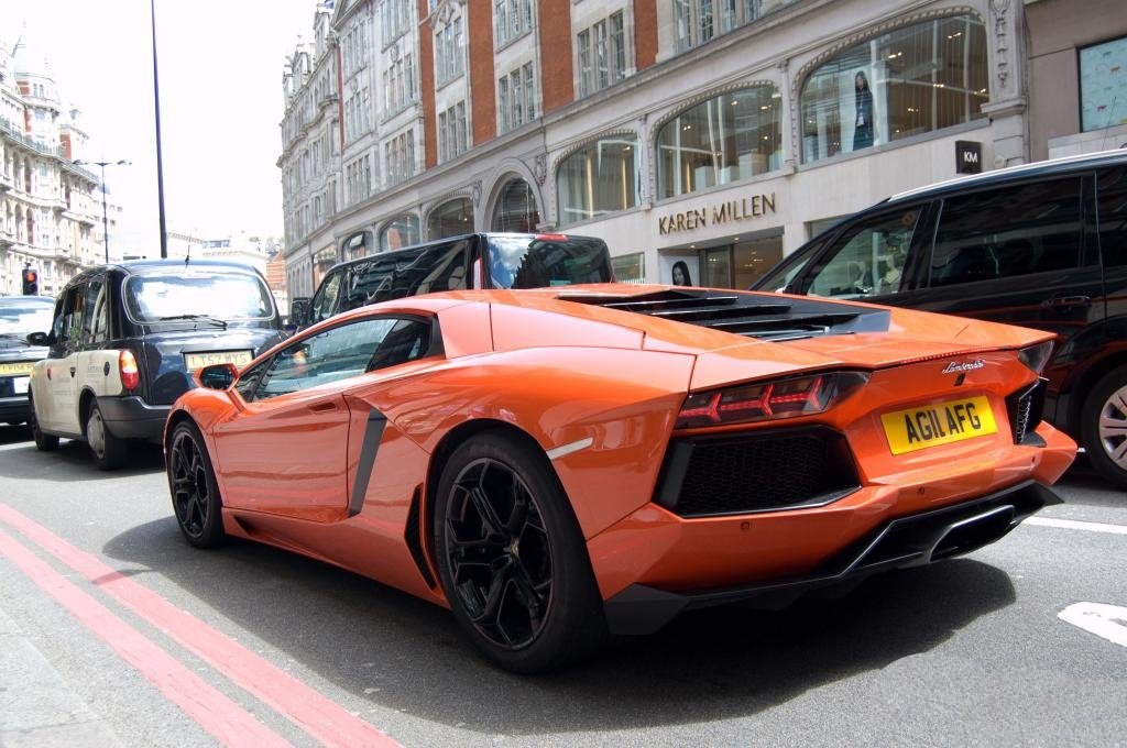 9284761114LAMBORGHINIAVENTADOR.jpg