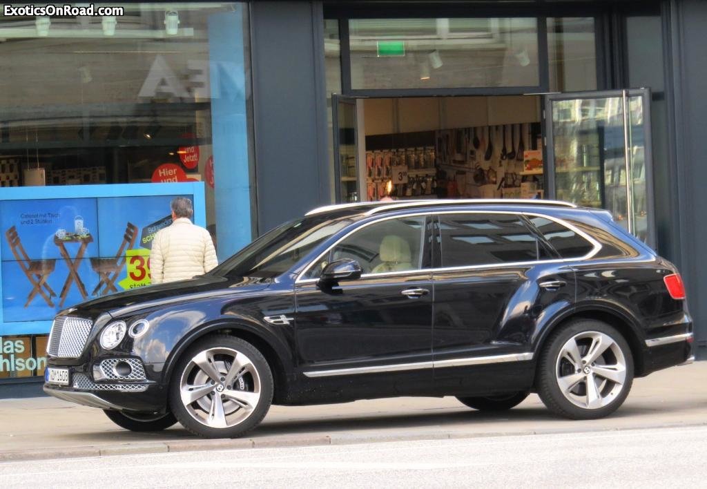 929699BENTAYGA0444.jpg
