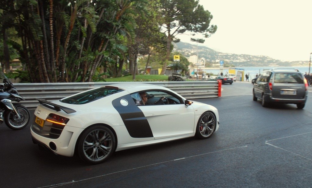 932300R8GT1373.jpg