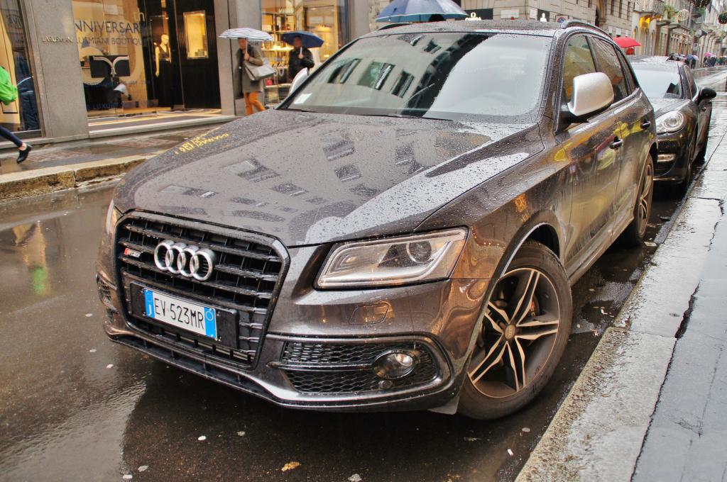 932556AUDISQ51463.jpg