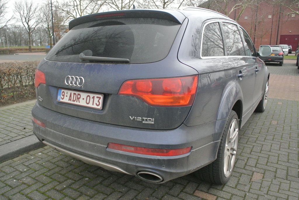 932853991Q7V12.jpg