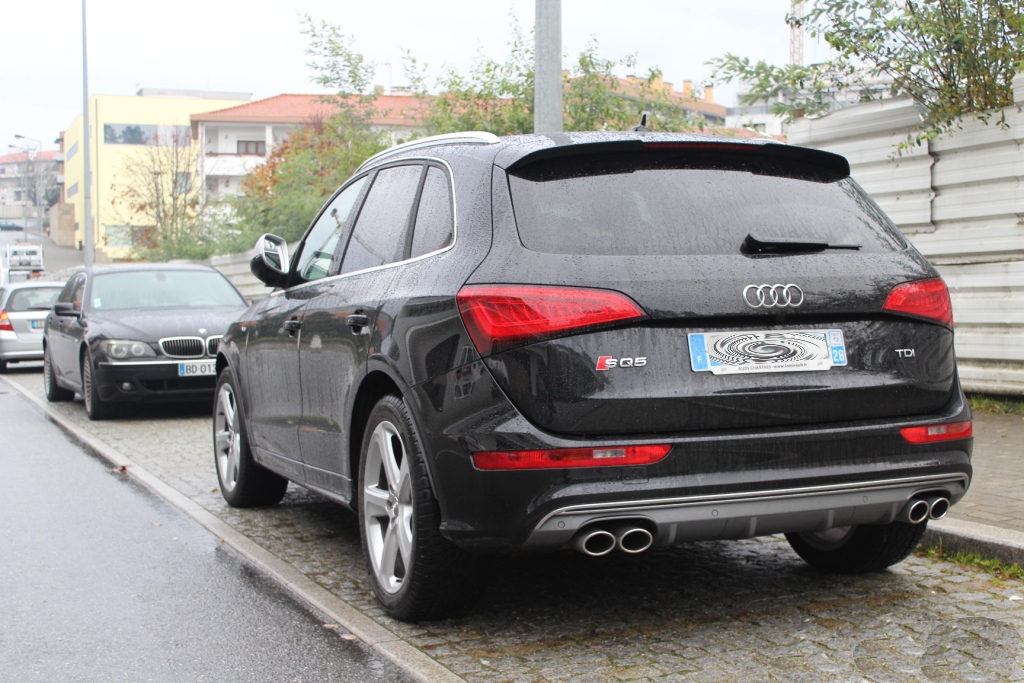933364AUDISQ5924.jpg