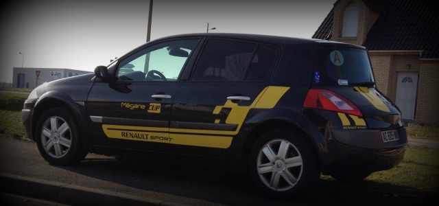 933803megane8.jpg