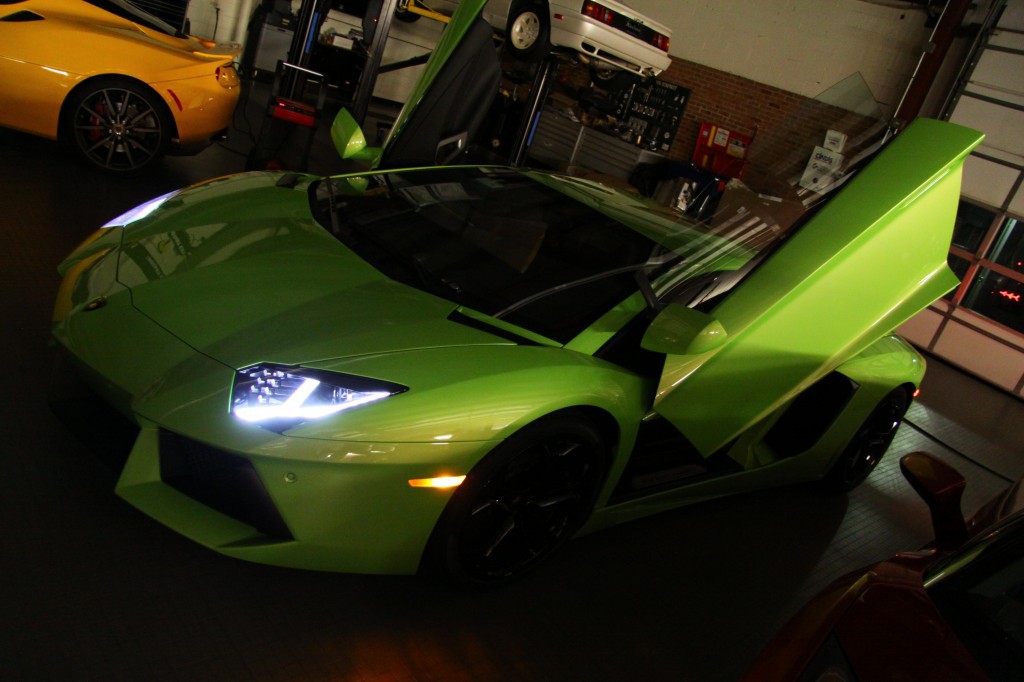 933911356LAMBORGHINIAVENTADORESQUIROU.jpg