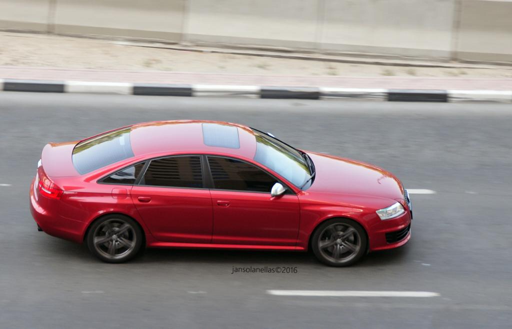 933985RS62316.jpg