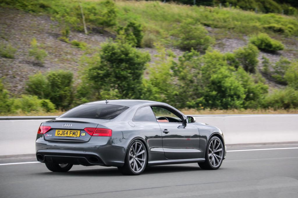 934267AUDIRS53188.jpg