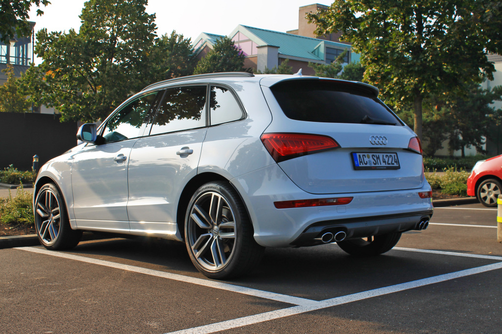 934706AUDISQ51412.jpg