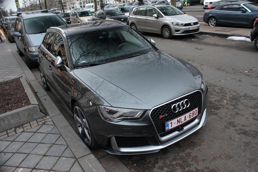 934769RS38V1915.jpg